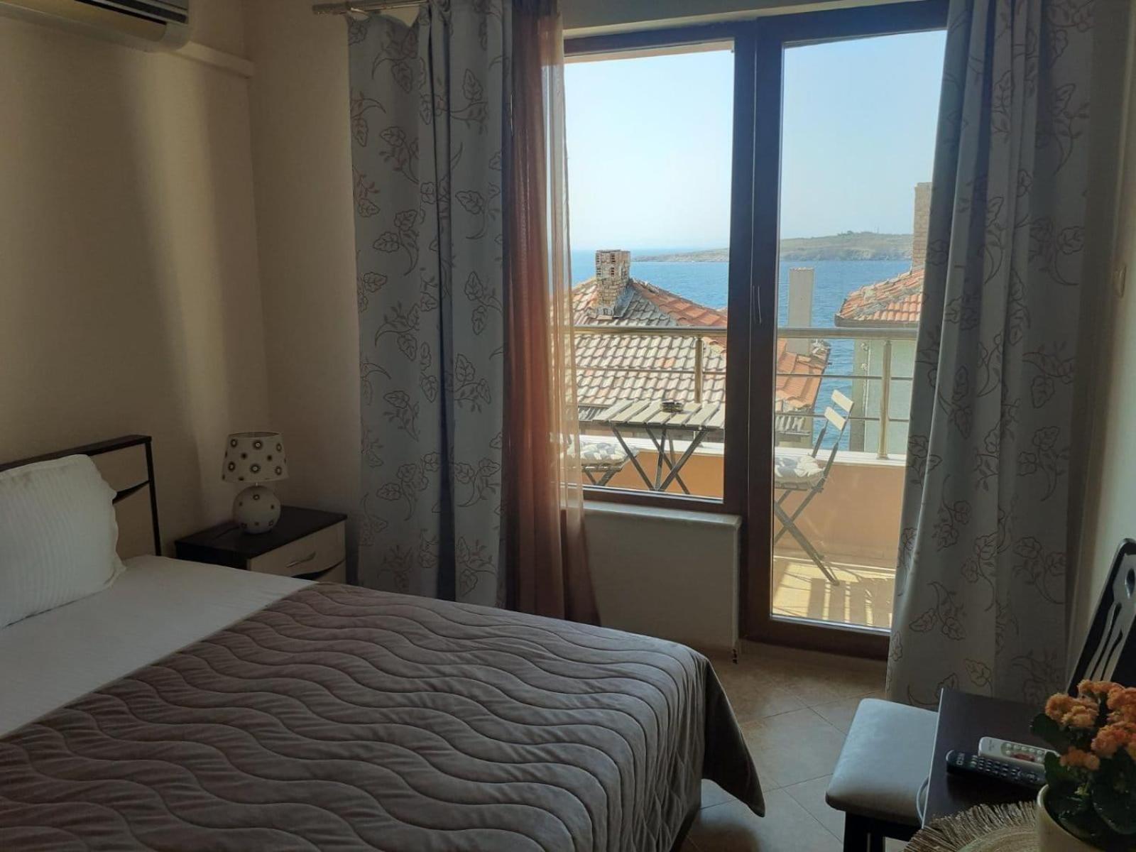 Family Hotel Emilia ソゾポル エクステリア 写真